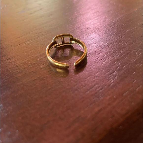Adjustable gold tarnish resistant ring - Picture 4 of 4